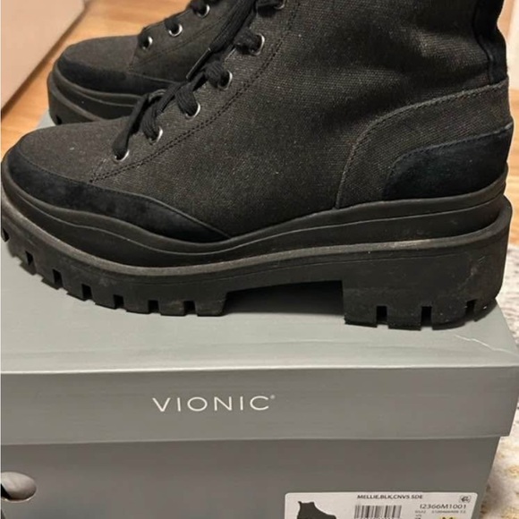 Vionic boots - Picture 3 of 3